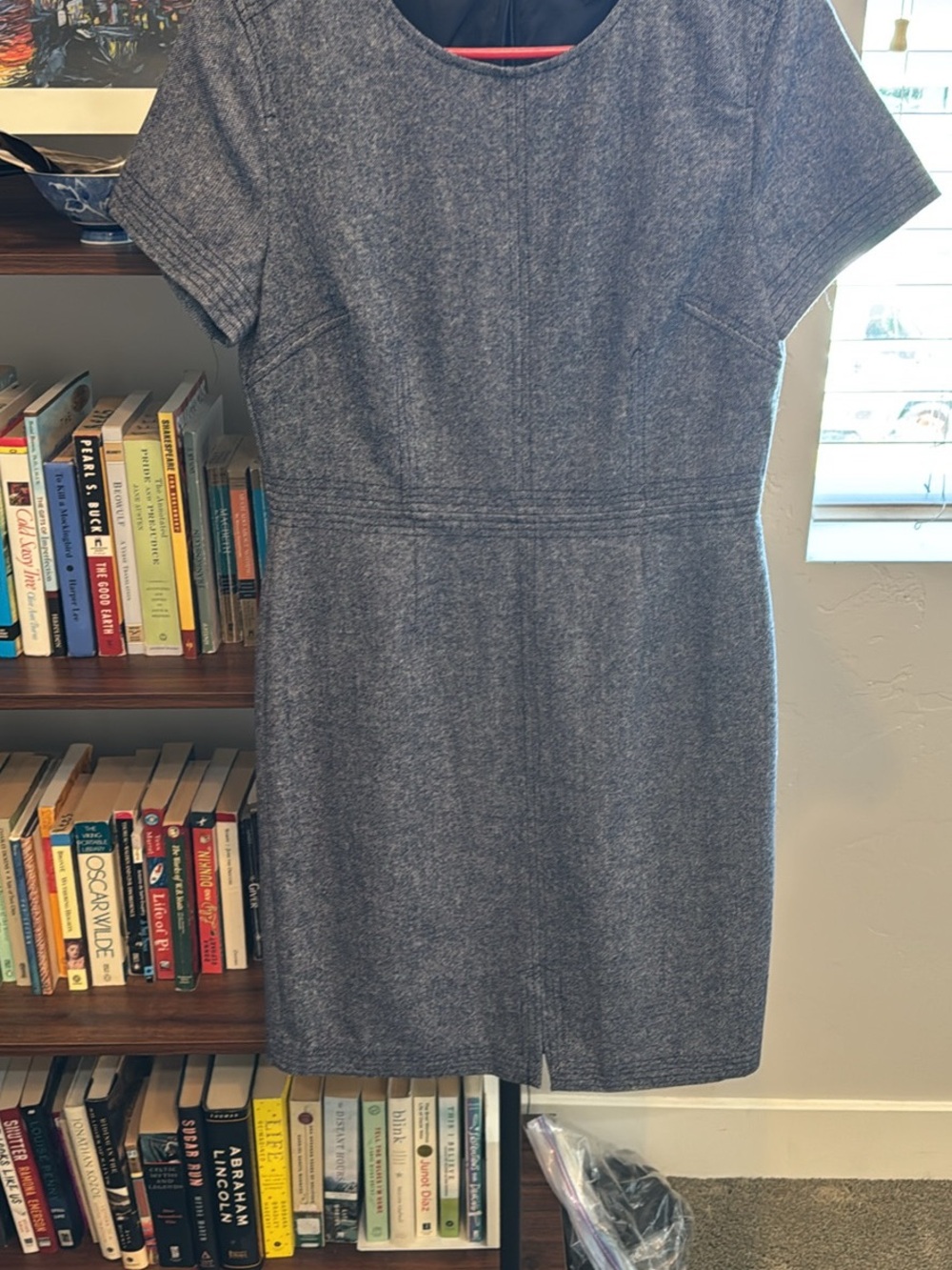 Banana Republic Heathered Blue Short-Sleeve Midi Sheath Dress
